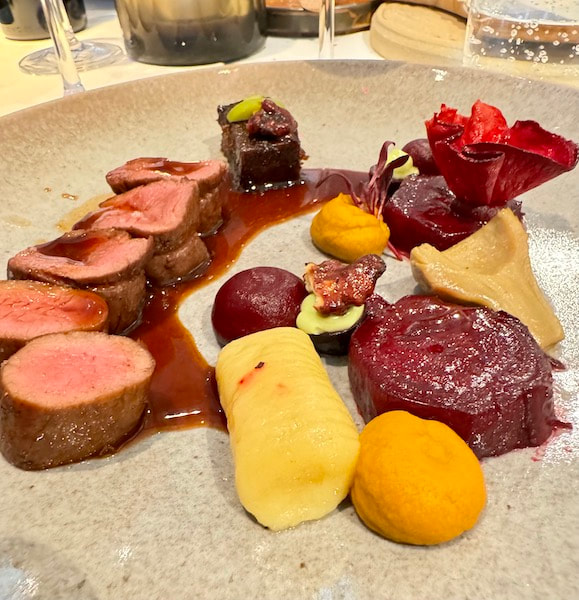 CULINAIRE PRODUCTIES Reebok tijdens de lunch